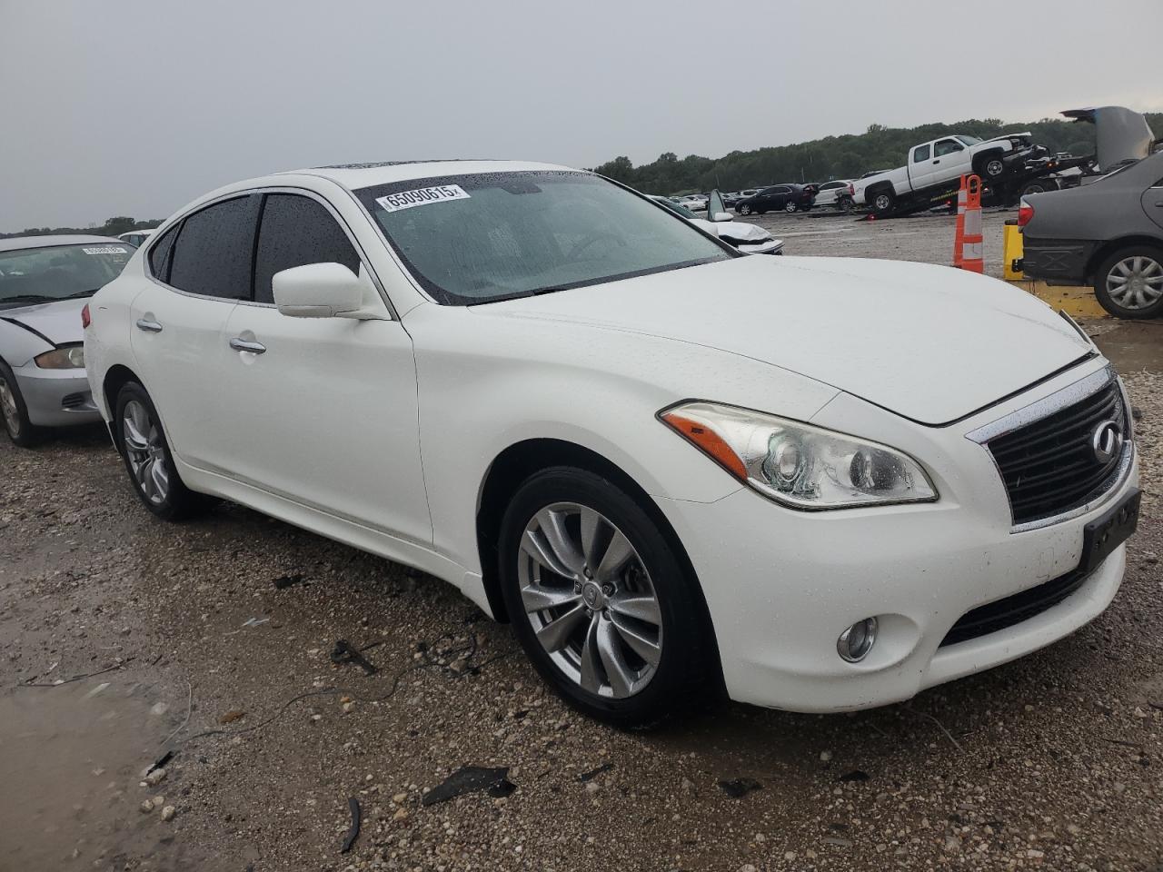 INFINITI M56 X