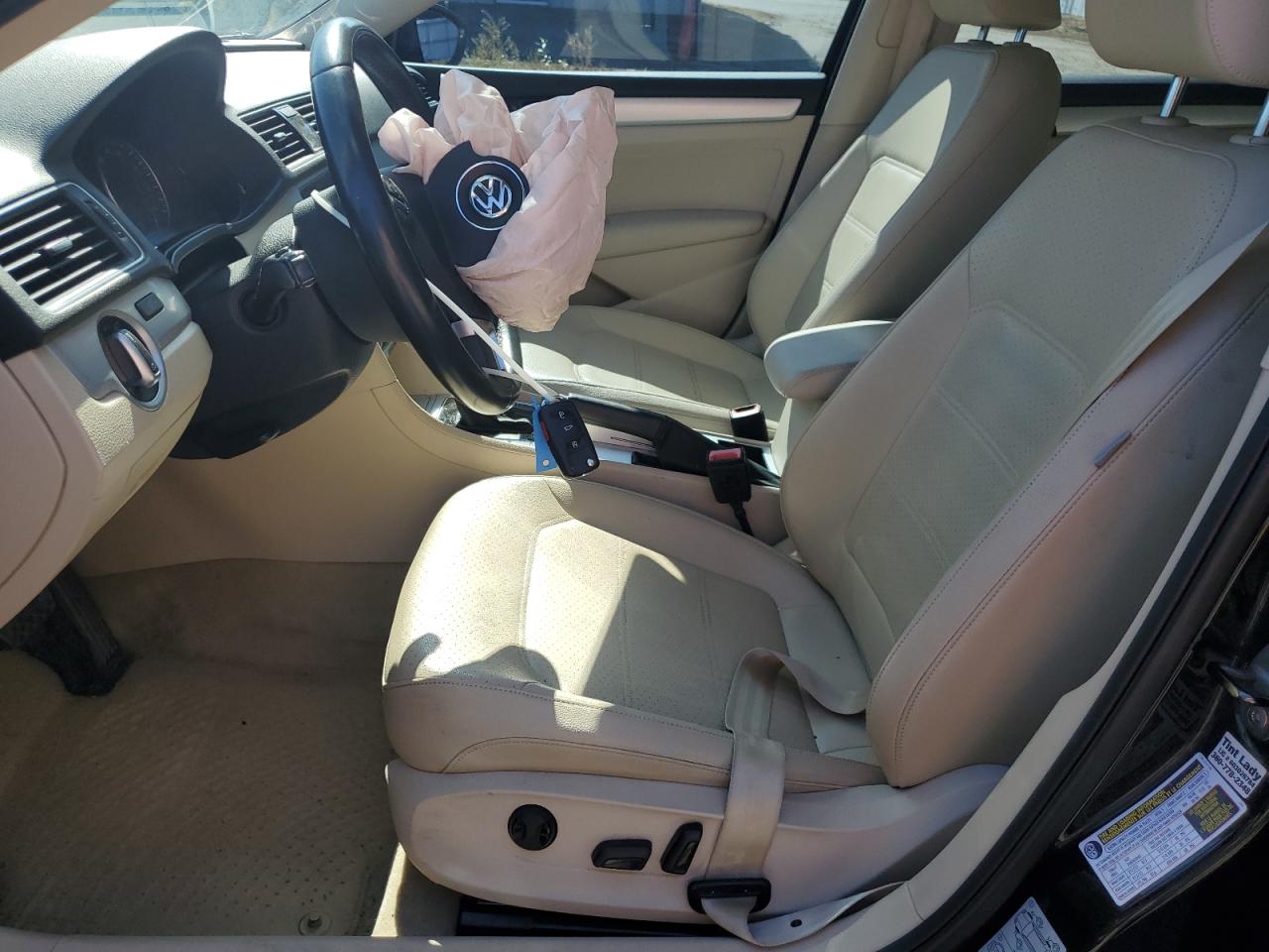 VOLKSWAGEN PASSAT SE