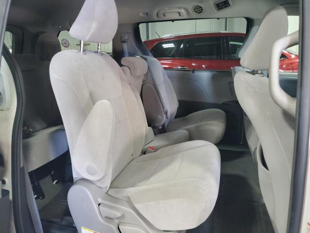 2017 TOYOTA SIENNA LE 5TDKZ3DC2HS841394