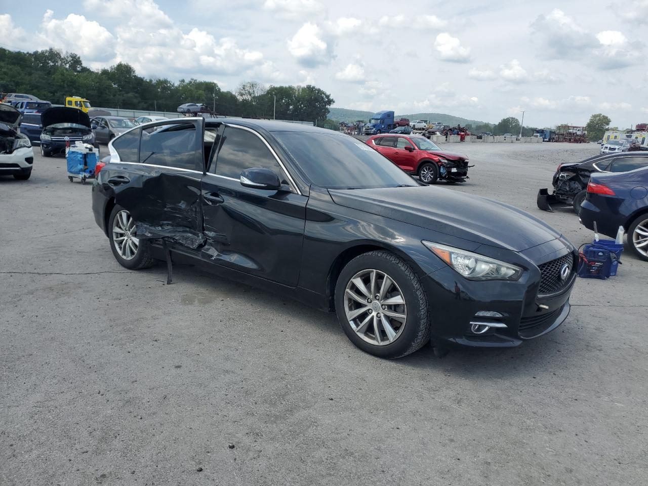 INFINITI Q50 PREMIUM