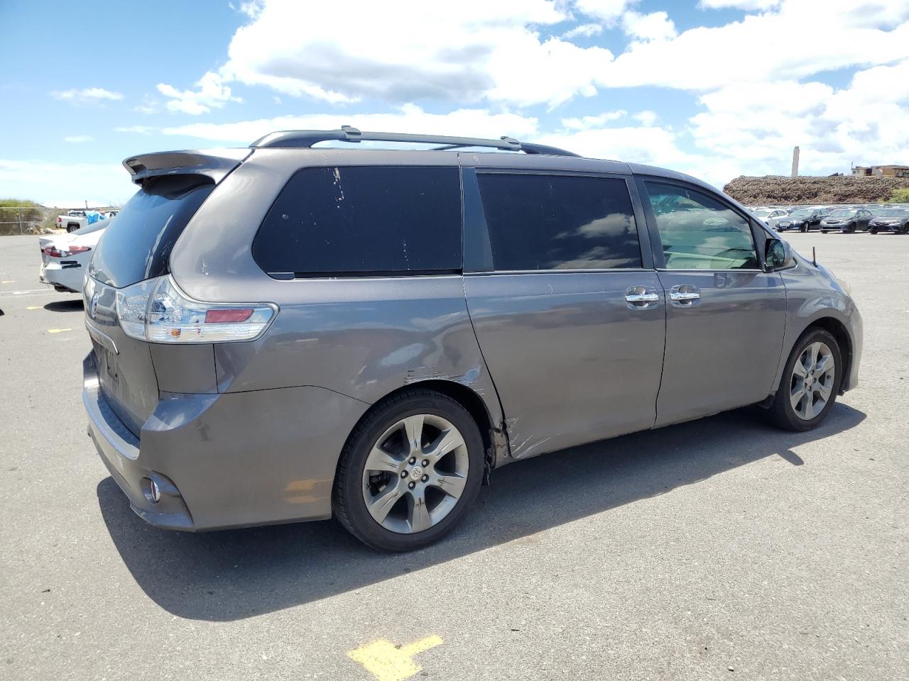 TOYOTA SIENNA SPORT