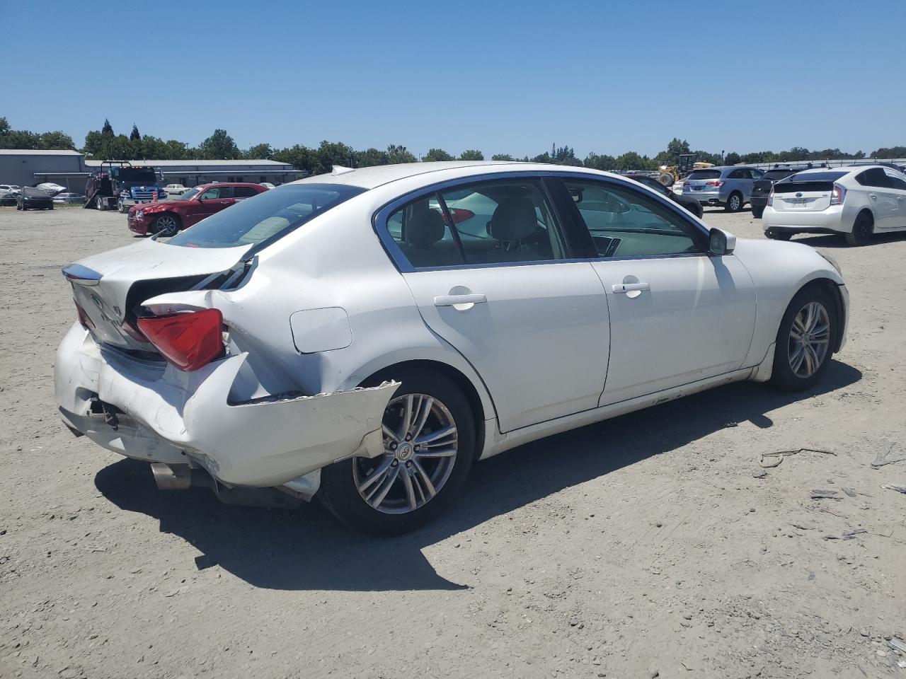 Infiniti G37 base 2013