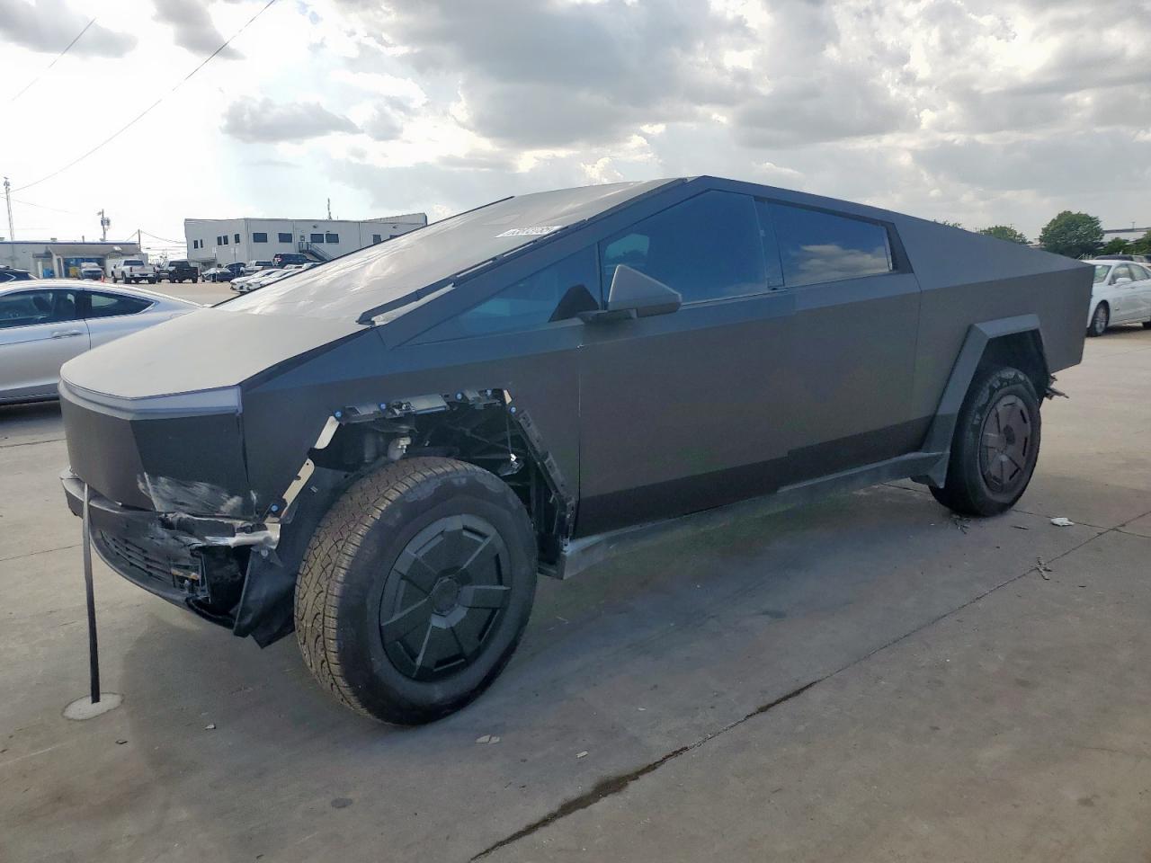 TESLA CYBERTRUCK