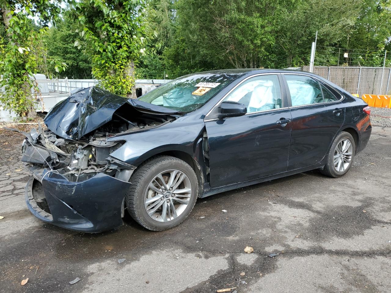 TOYOTA CAMRY LE