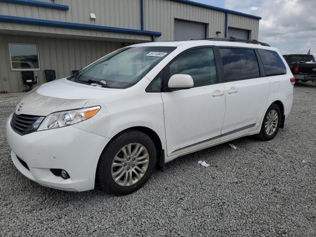 TOYOTA SIENNA XLE
