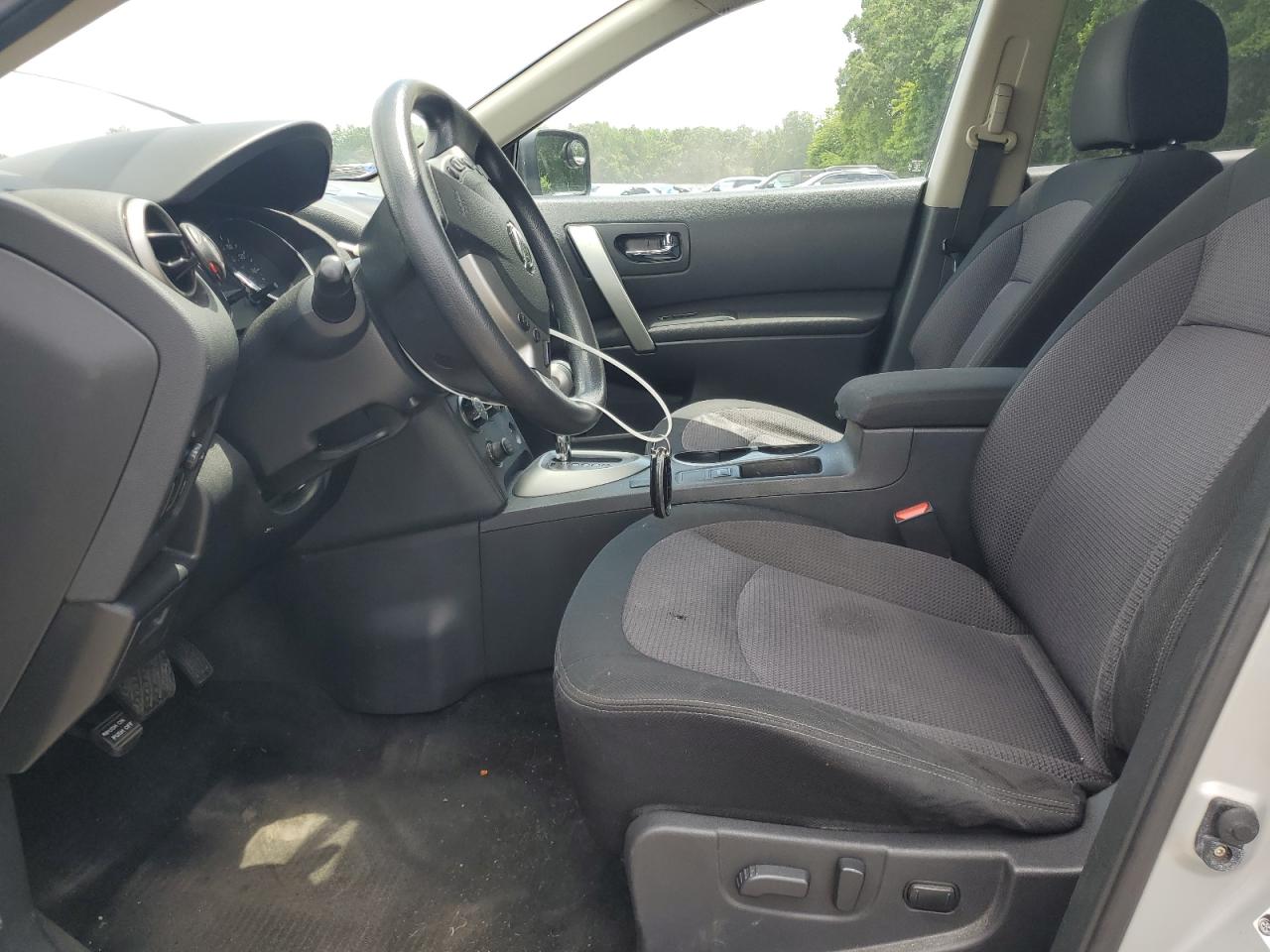 Nissan Rogue s 2012