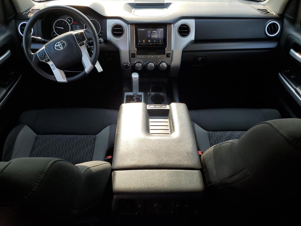 TOYOTA TUNDRA CREWMAX SR5