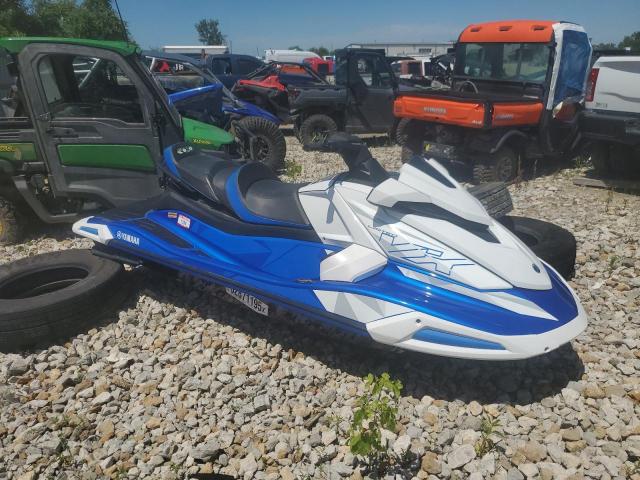 YAMAHA WAVERUNNER