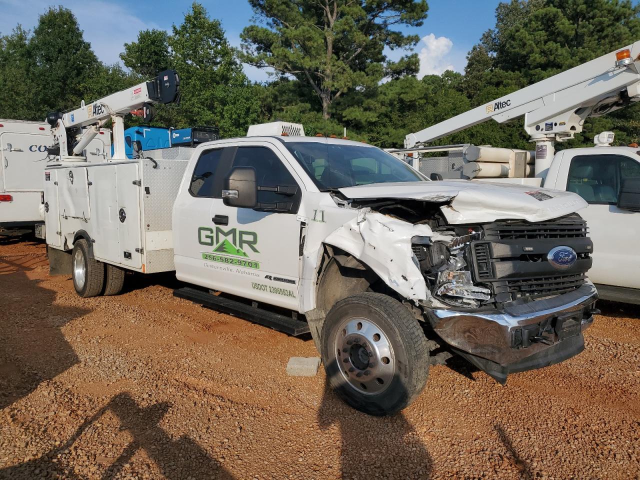 FORD F-550 SUPER DUTY