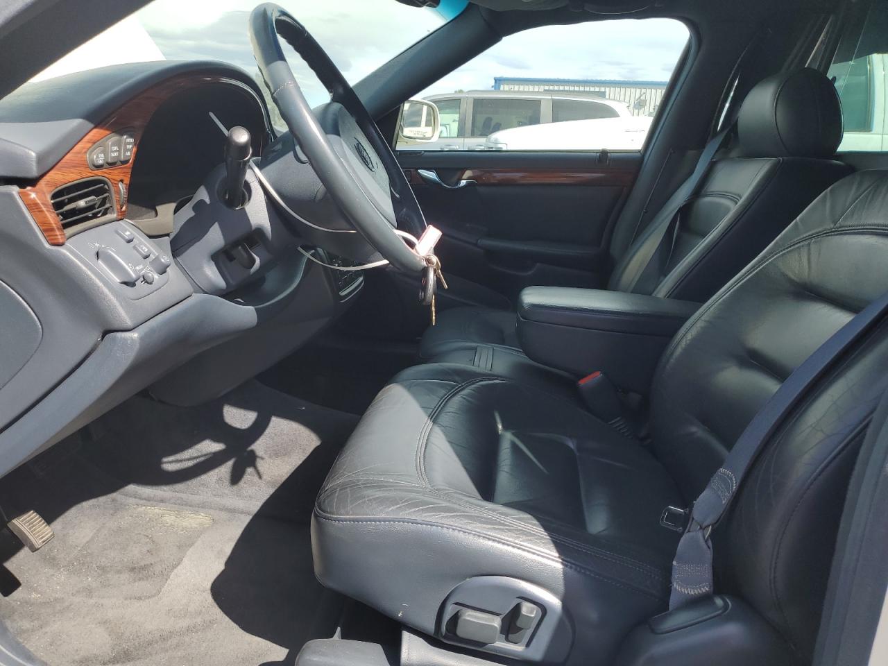 Lot #3280421159 2000 CADILLAC PROFESSION