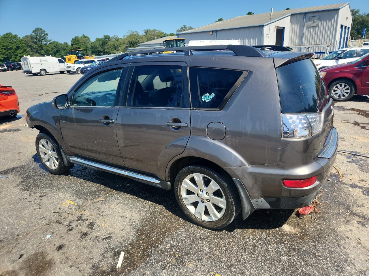 MITSUBISHI OUTLANDER SE