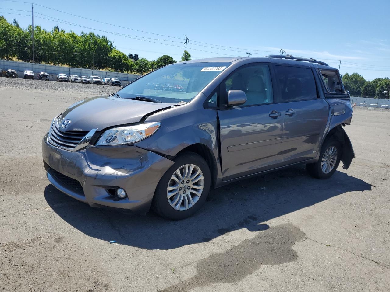 TOYOTA SIENNA XLE