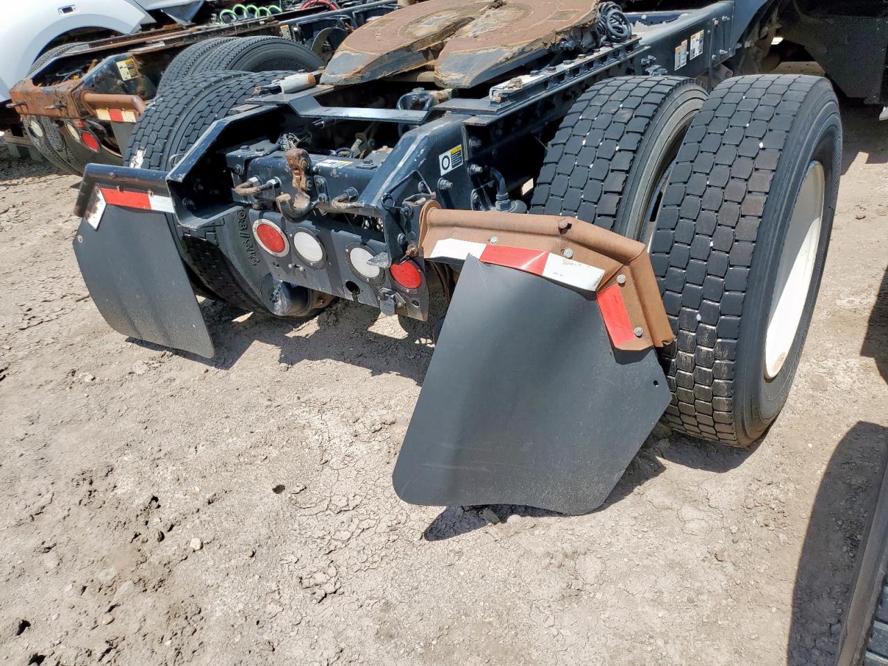 Lot #3284643374 2017 KENWORTH T680