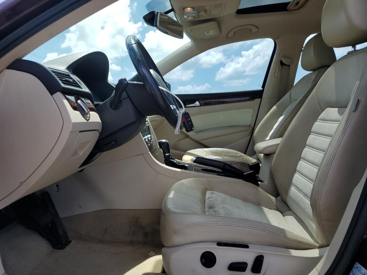 Lot #3239441697 2013 VOLKSWAGEN PASSAT SEL