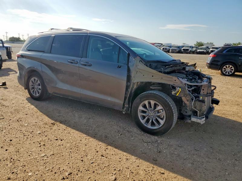 2022 TOYOTA SIENNA LE 5TDBSKFC9NS070245