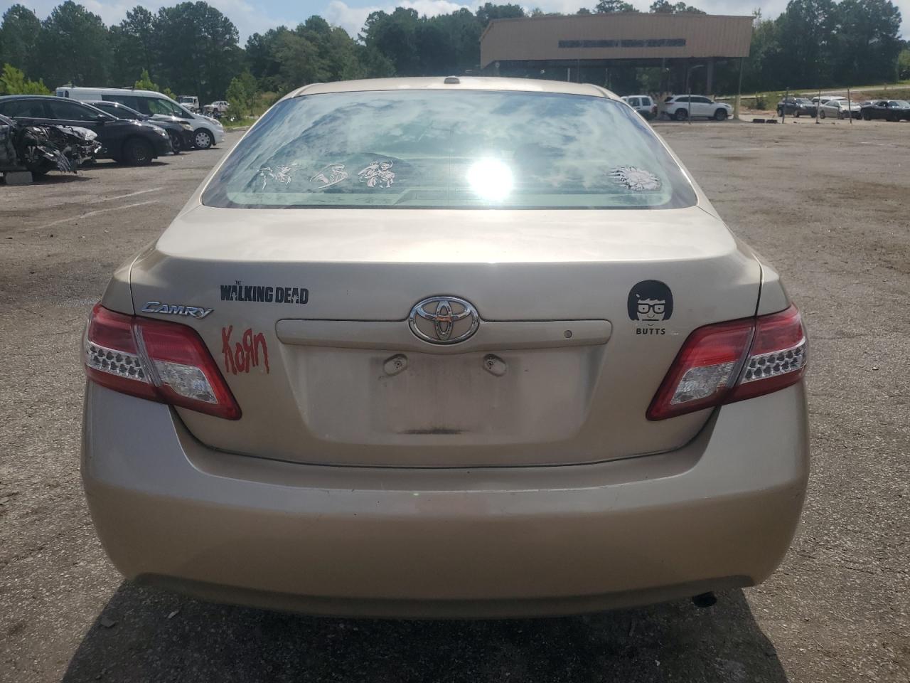 TOYOTA CAMRY BASE