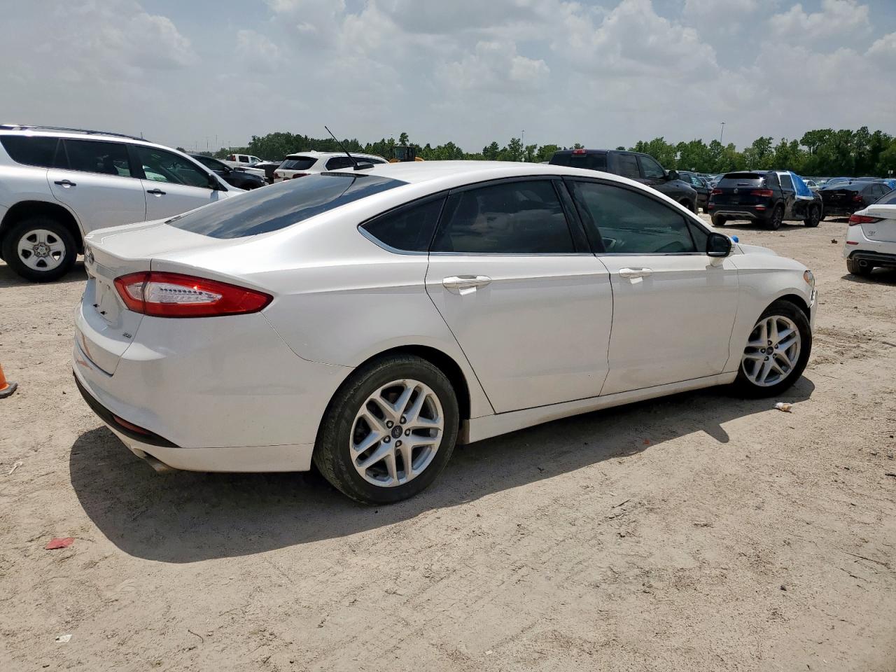 FORD FUSION SE