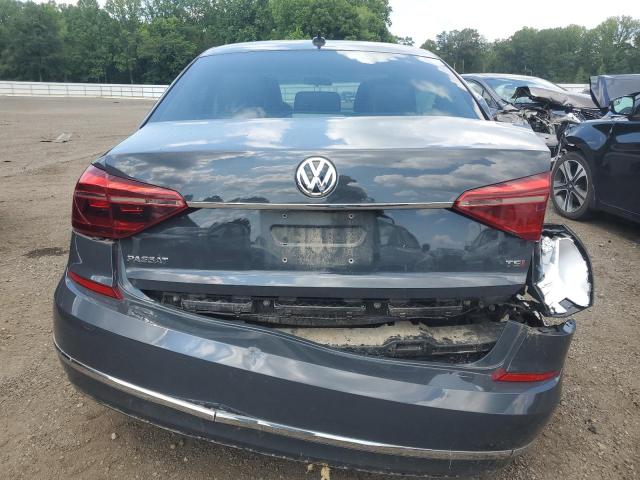 2017 VOLKSWAGEN PASSAT R-L 1VWDT7A33HC021734