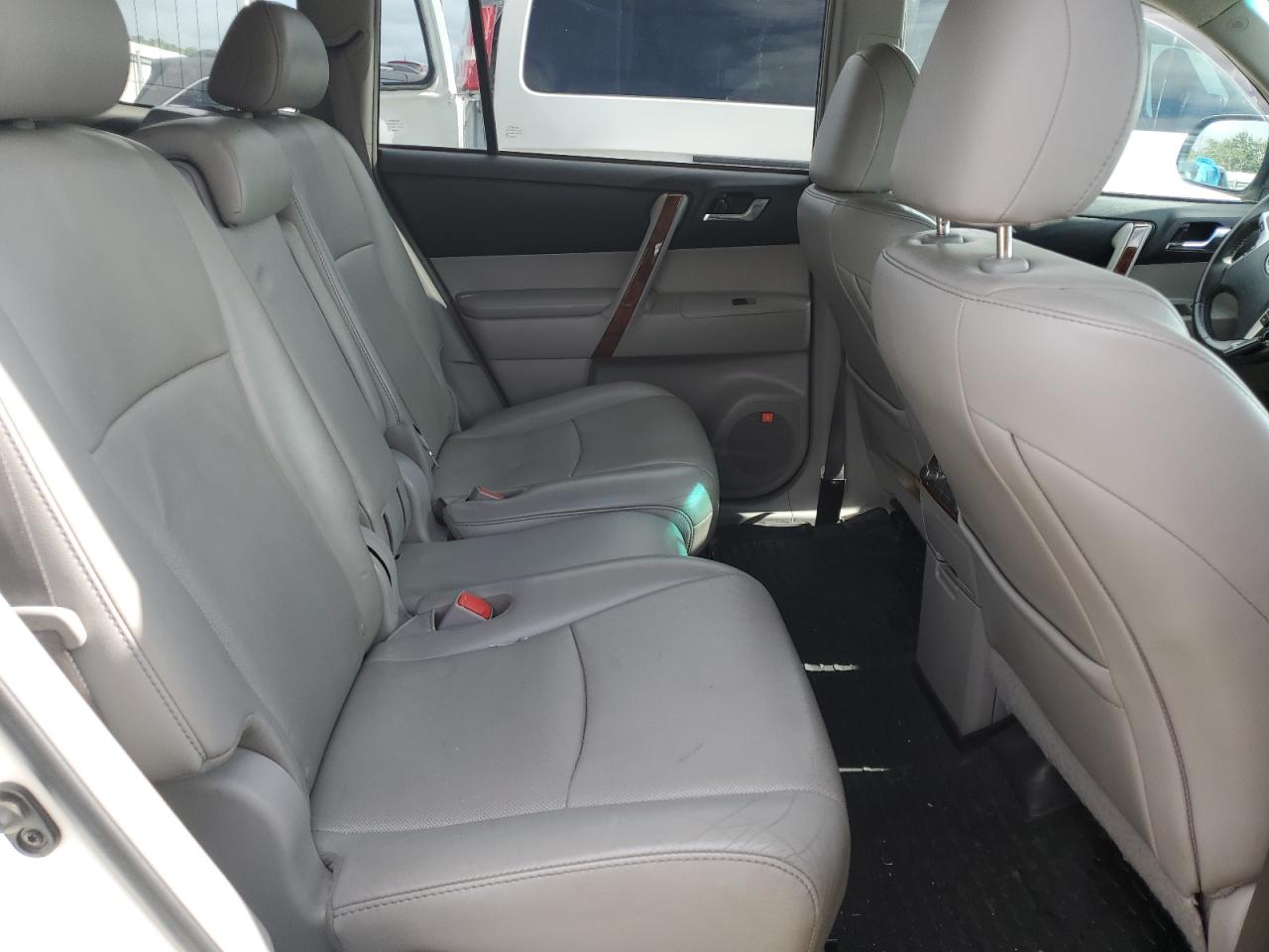 TOYOTA HIGHLANDER LIMITED