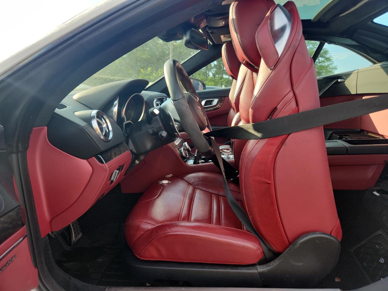 MERCEDES-BENZ SL-CLASS 63 AMG