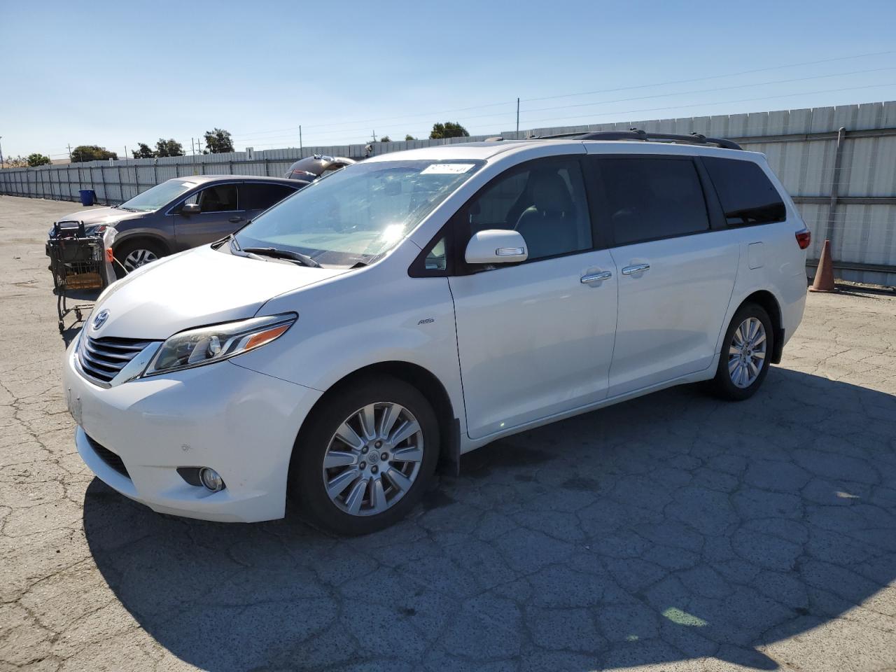 TOYOTA SIENNA XLE