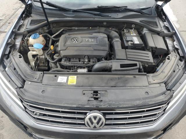 2017 VOLKSWAGEN PASSAT R-L 1VWDT7A3XHC066282