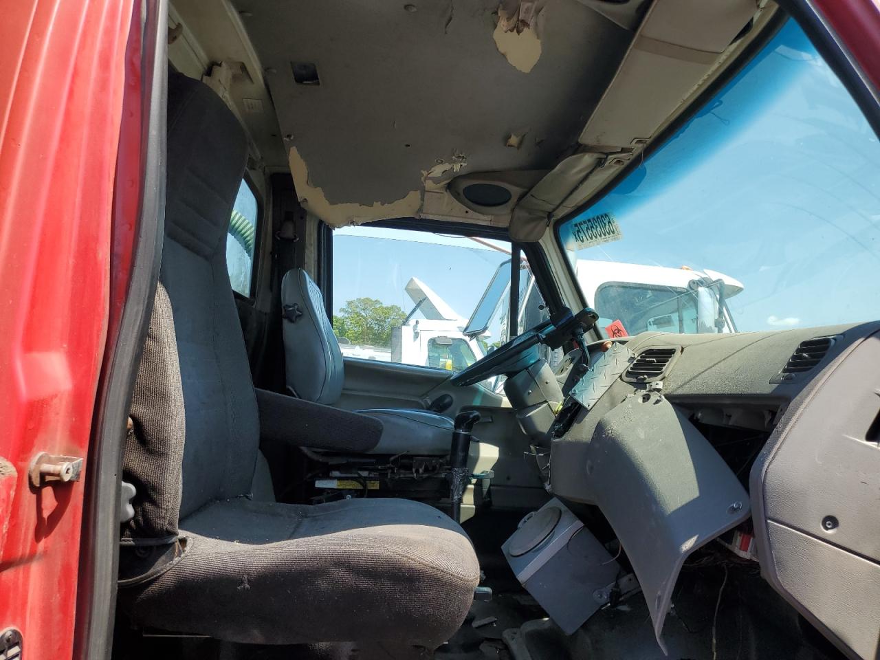 Lot #3240260873 2001 STERLING L7500