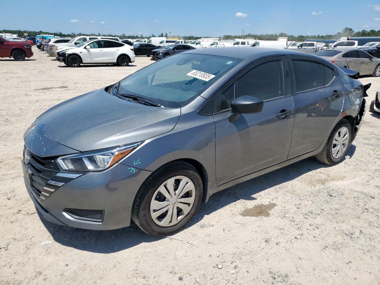 NISSAN VERSA S