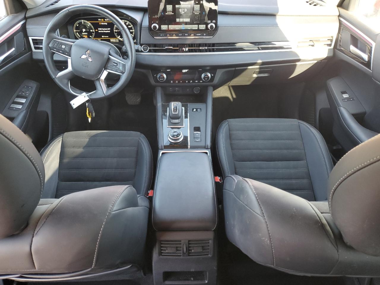 MITSUBISHI OUTLANDER SE