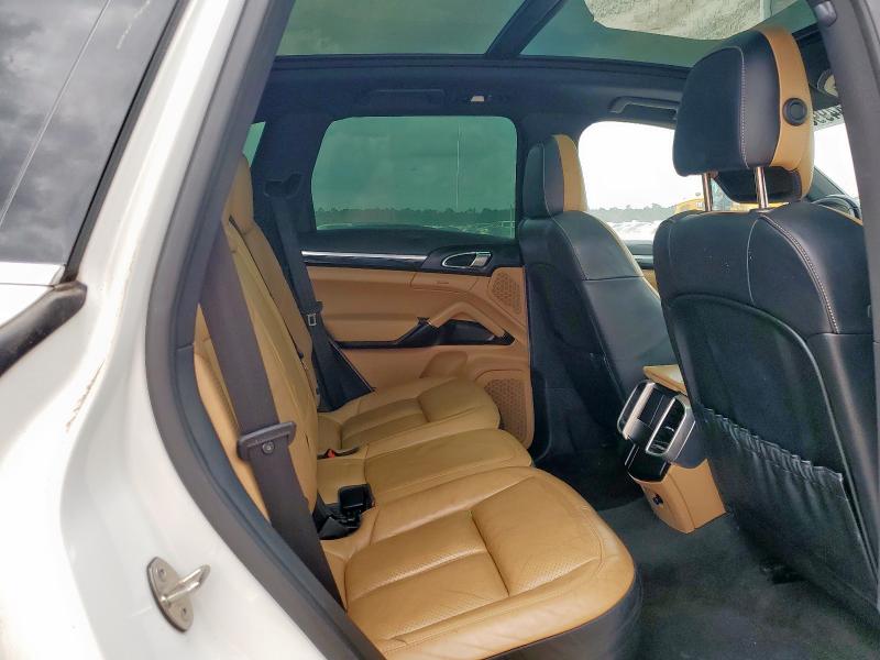 2016 PORSCHE CAYENNE WP1AA2A28GLA08786
