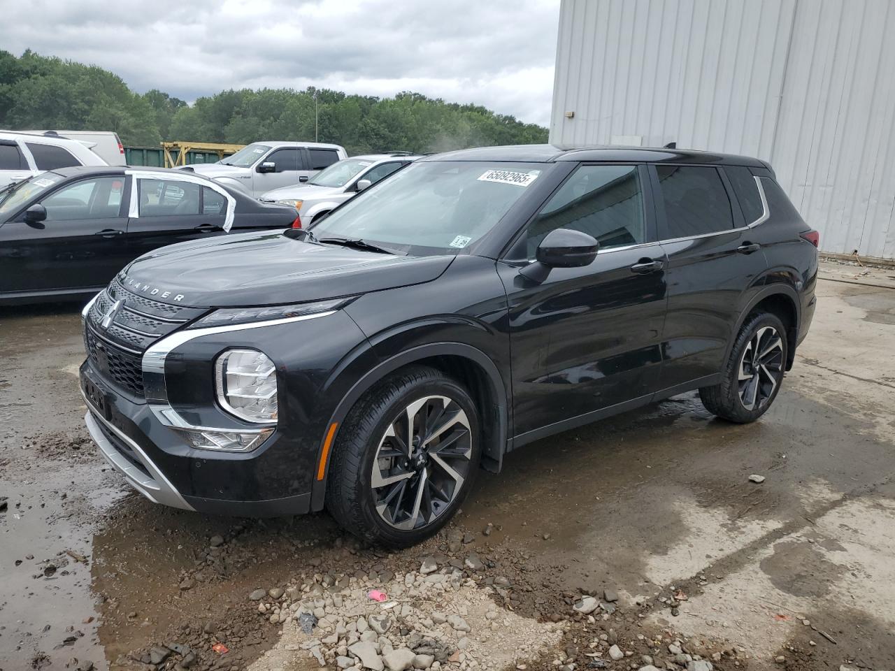 MITSUBISHI OUTLANDER SE