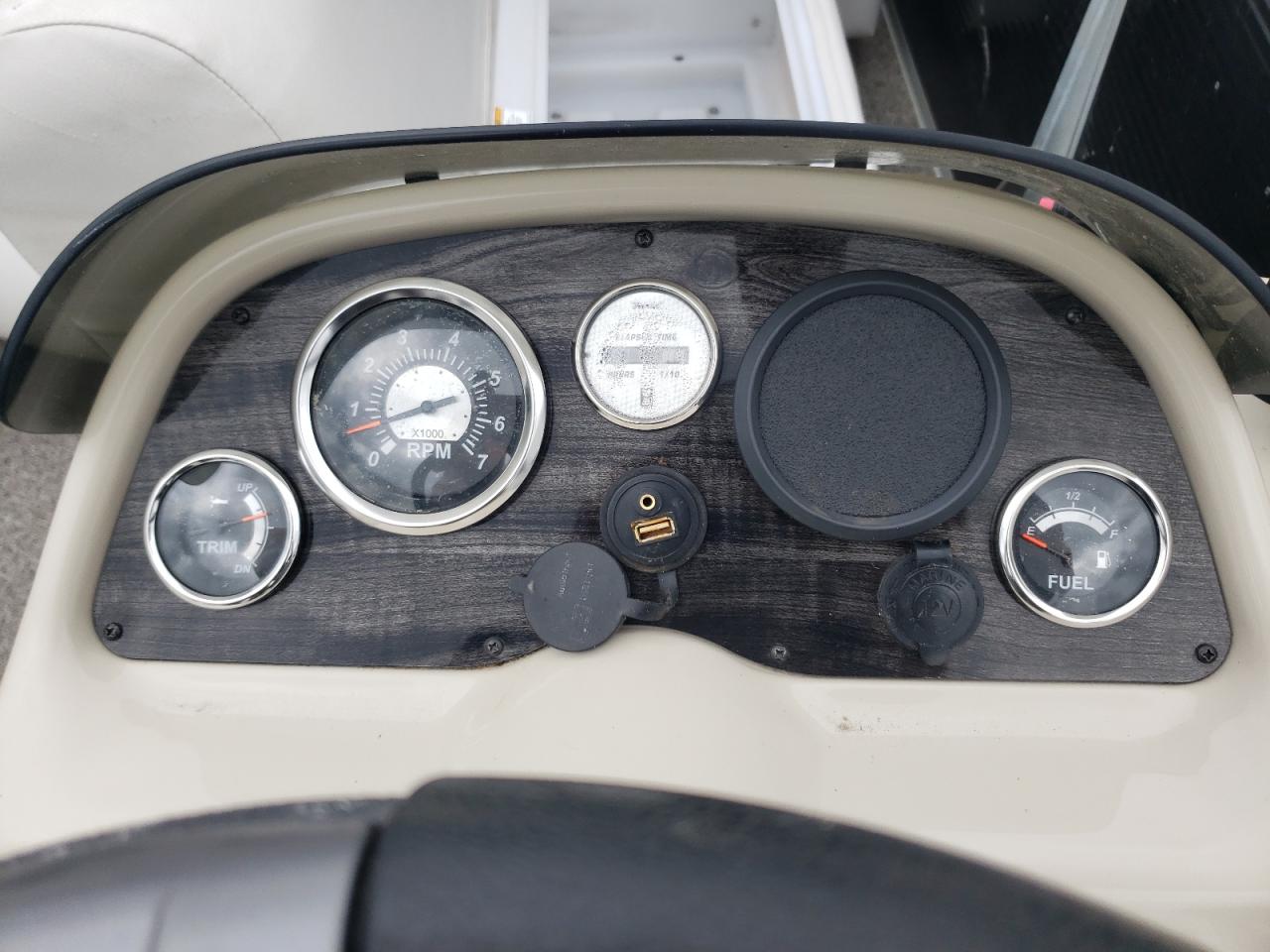 Lot #3269937023 2016 WEERES PONTOON 220 CADET CRUISE