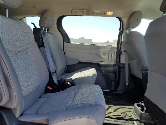 2024 TOYOTA SIENNA LE 5TDKRKEC0RS220925