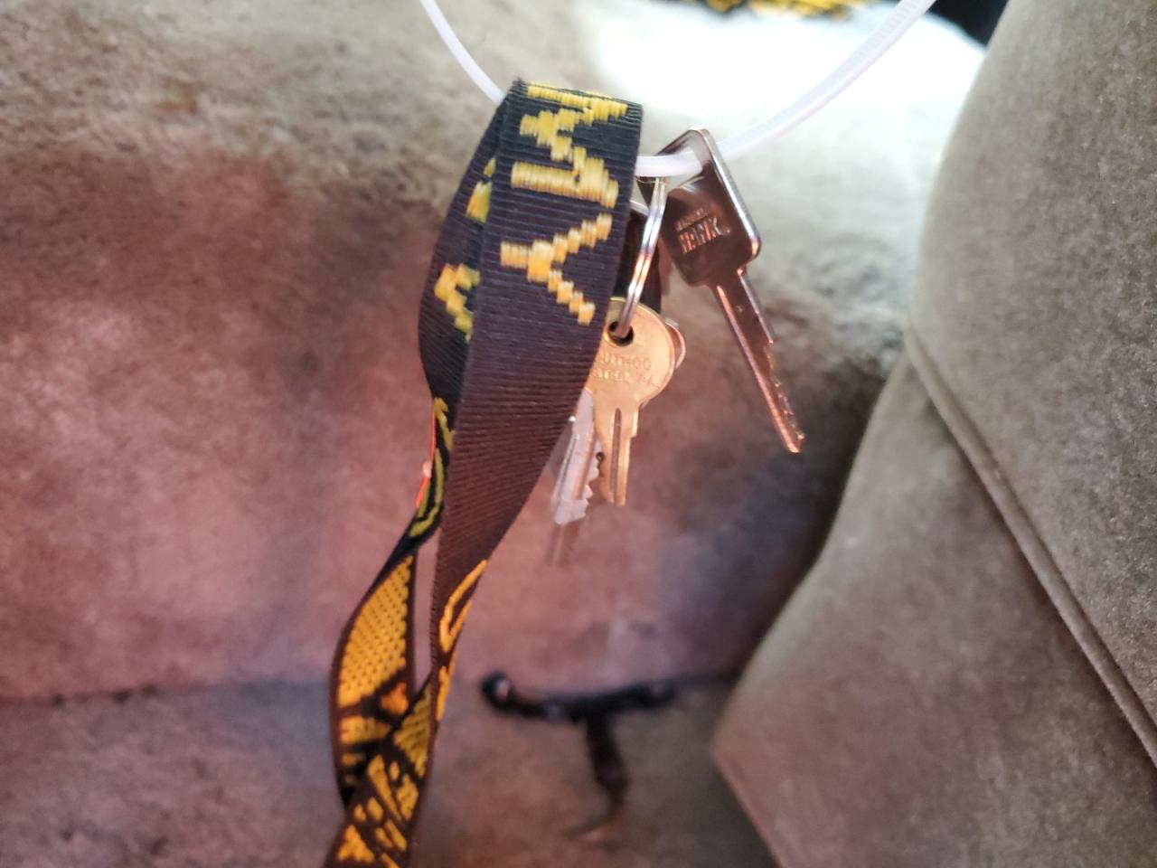 Lot #3203985939 1986 HONEYBEE MOTORHOME