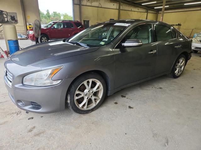 NISSAN MAXIMA S