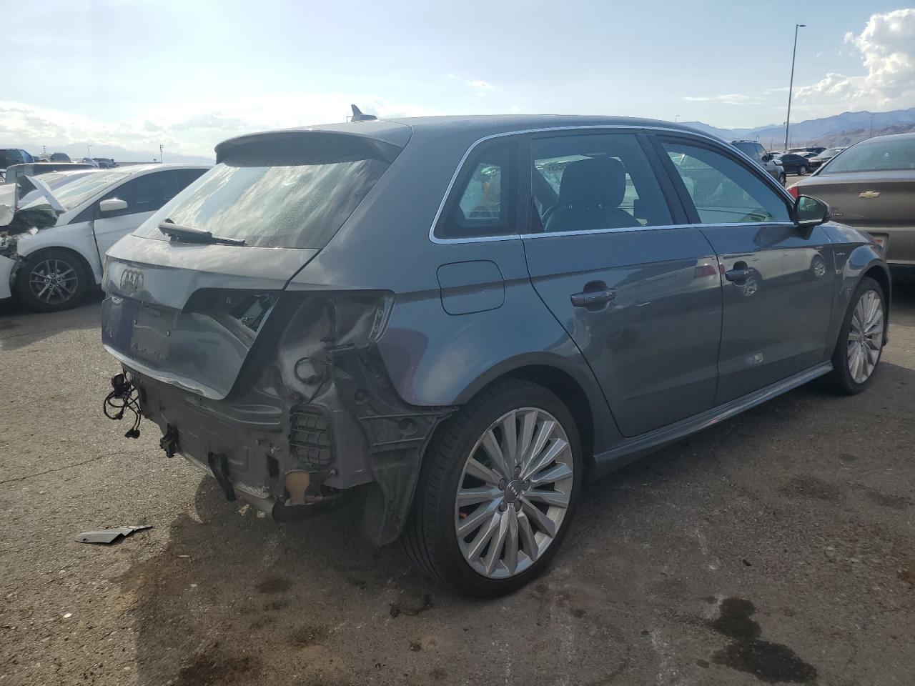AUDI A3 E-TRON PREMIUM PLUS