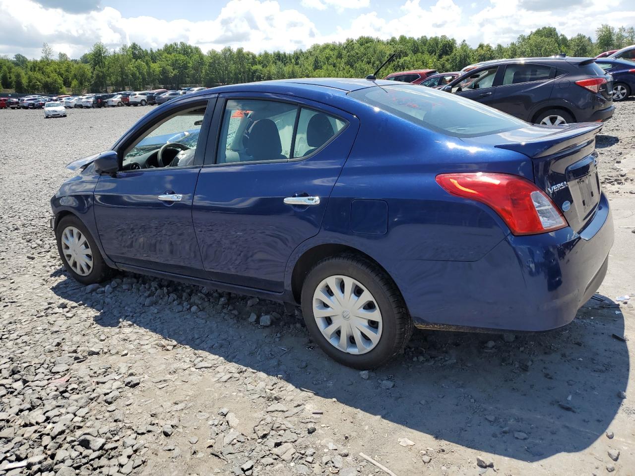 NISSAN VERSA S
