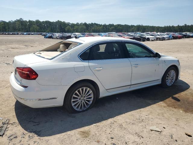 2016 VOLKSWAGEN PASSAT SE 1VWBT7A34GC013101