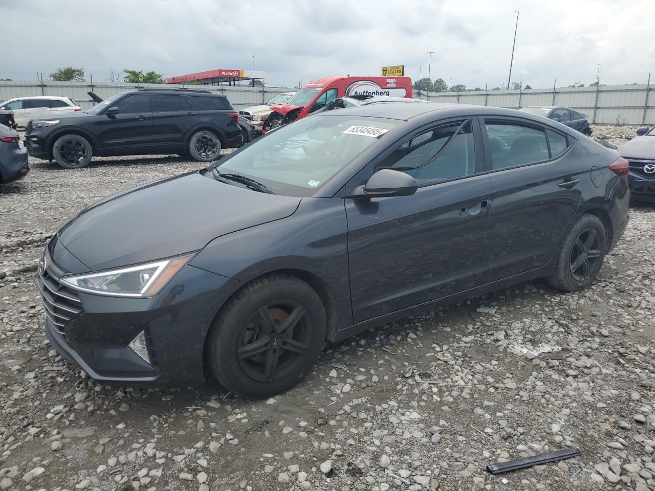 HYUNDAI ELANTRA SE