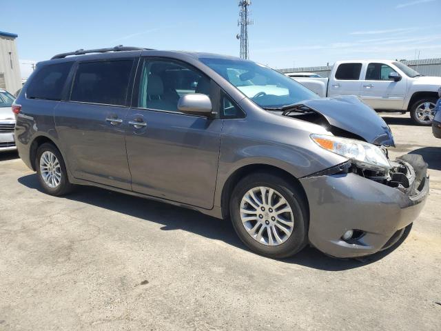 2016 TOYOTA SIENNA XLE 5TDYK3DC3GS754679