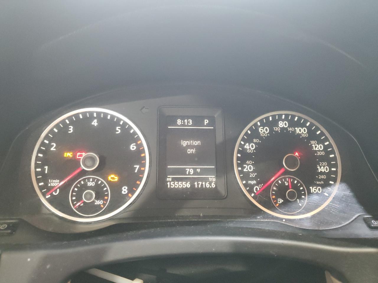 Volkswagen Tiguan s 2015