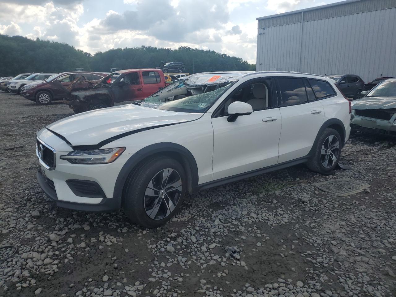 VOLVO V60 T5 MOMENTUM