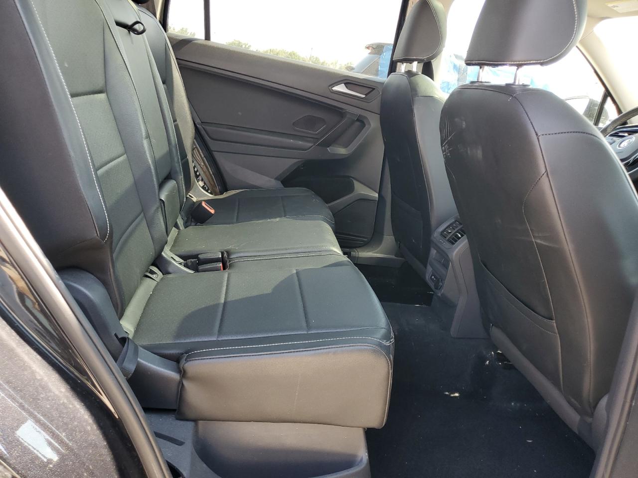 VOLKSWAGEN TIGUAN SE