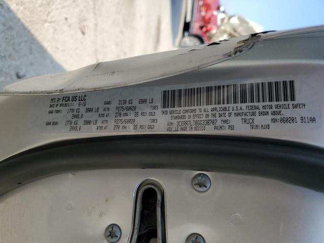 2016 RAM 1500 SLT 3C6RR7LT8GG338707
