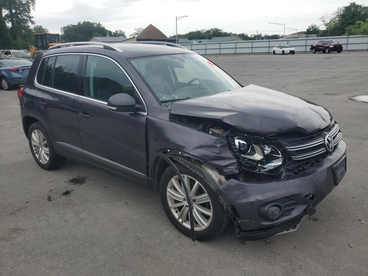 Volkswagen Tiguan s 2016