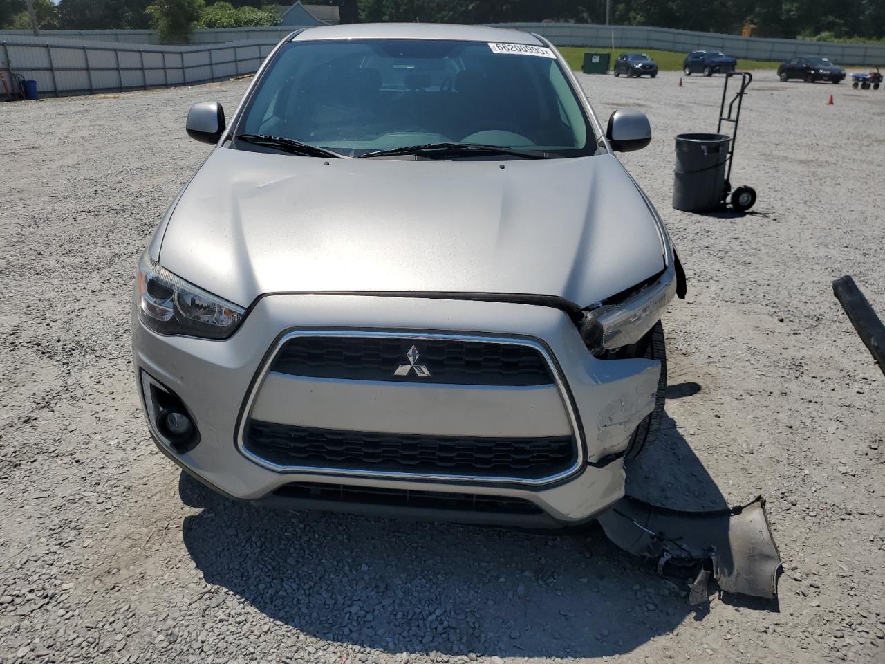 MITSUBISHI OUTLANDER SE