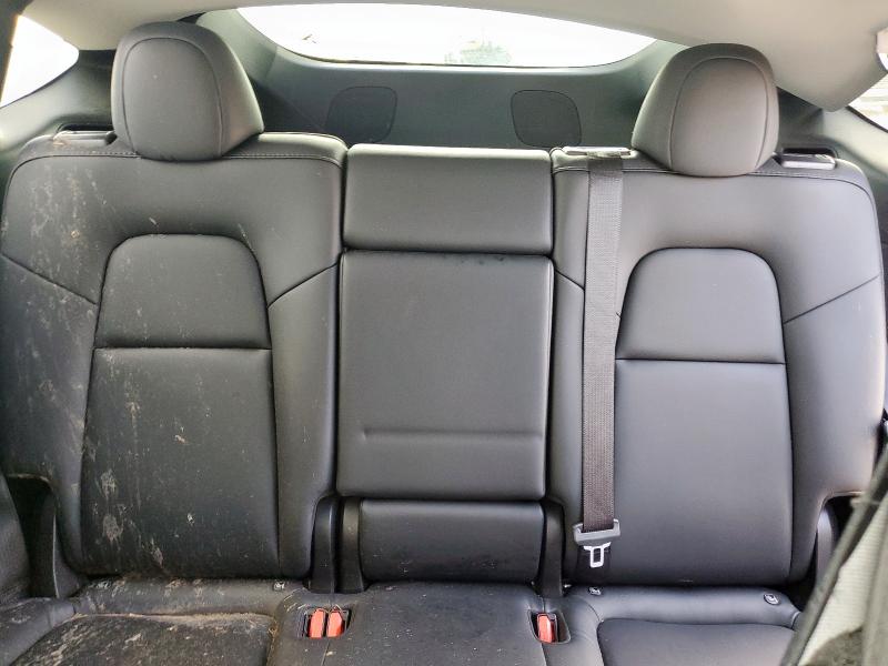 2024 TESLA MODEL Y 7SAYGDEE4RA233162