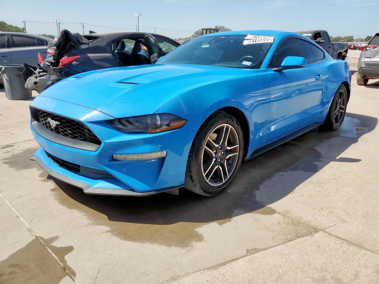 FORD MUSTANG