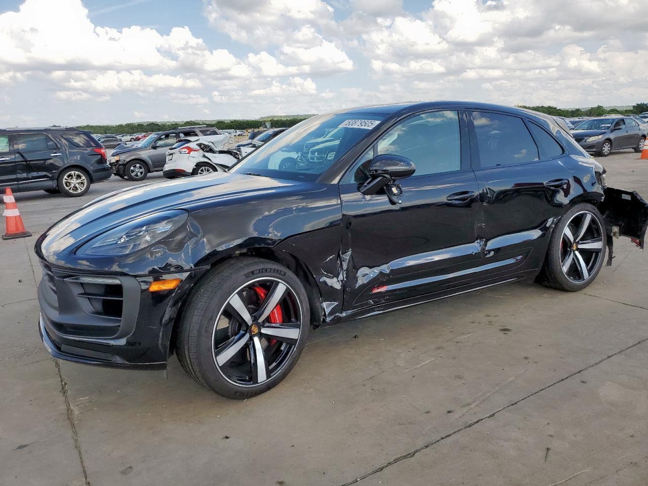 PORSCHE MACAN GTS