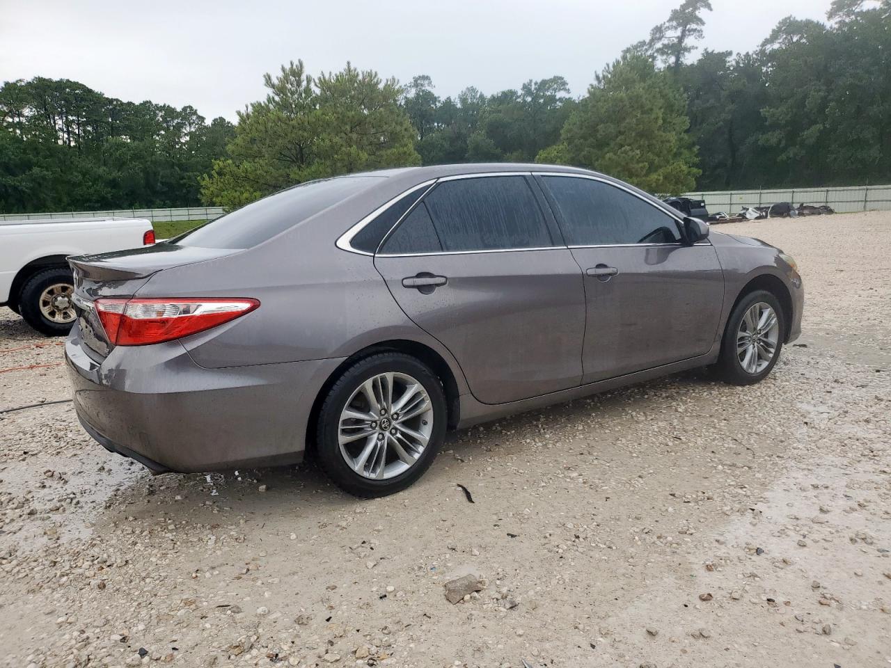 Toyota Camry le 2017